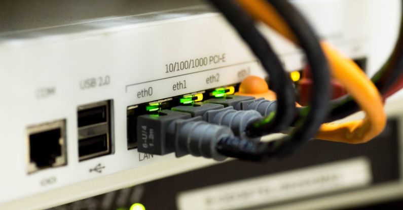 Internet - White Switch Hub Turned on
